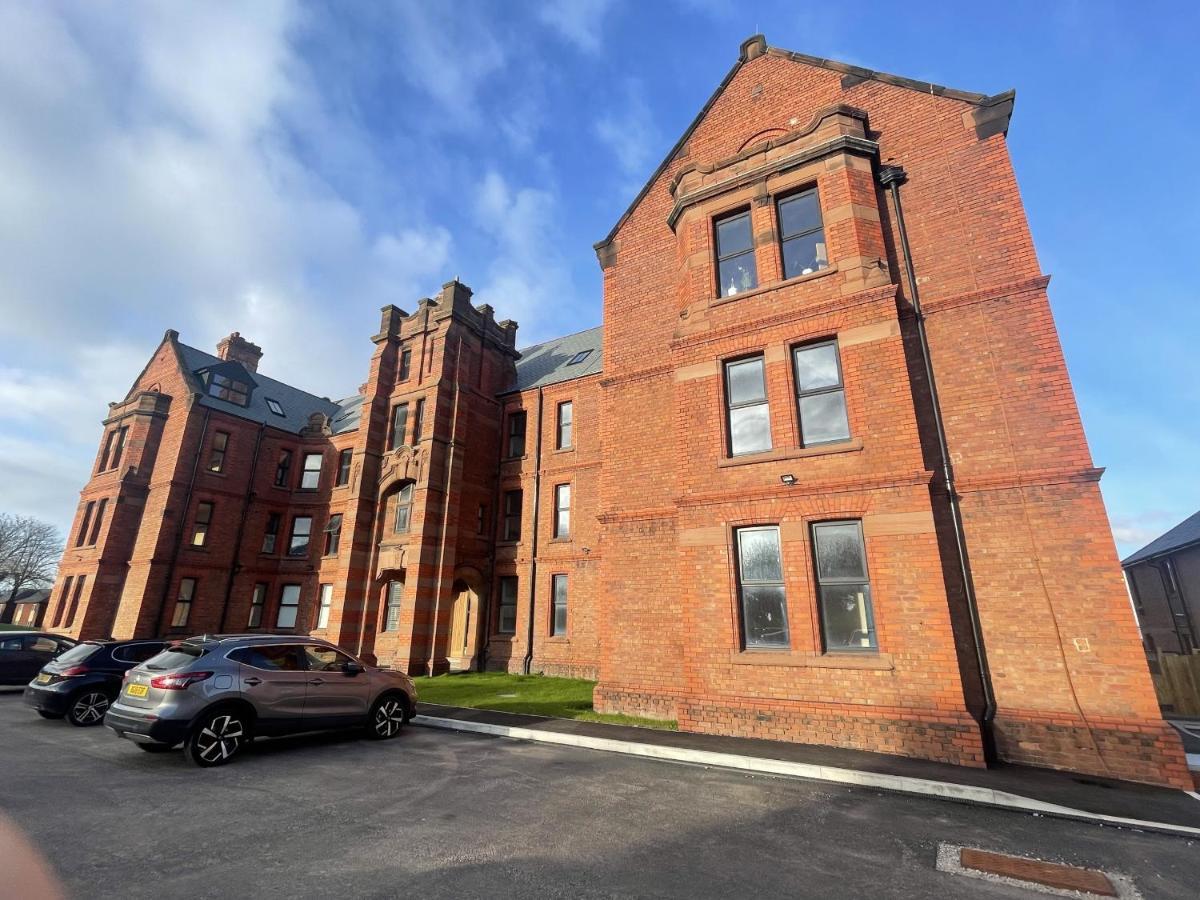 Gibson Manor Apartments Wallasey Bagian luar foto