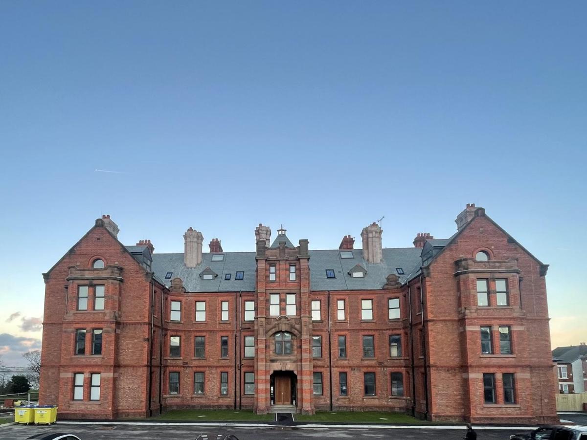 Gibson Manor Apartments Wallasey Bagian luar foto