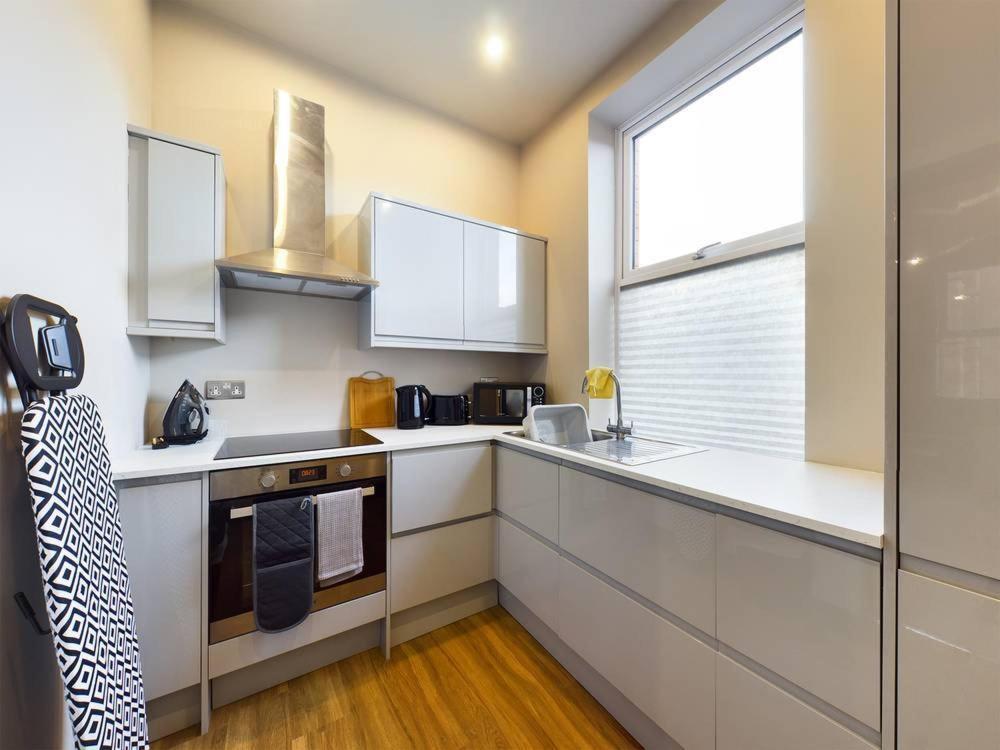 Gibson Manor Apartments Wallasey Bagian luar foto