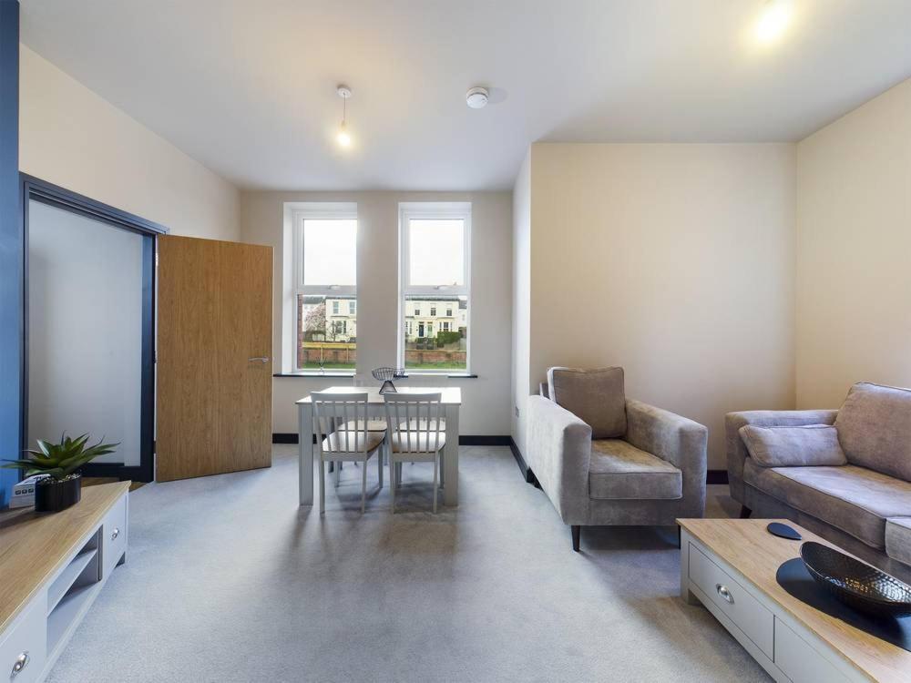 Gibson Manor Apartments Wallasey Bagian luar foto