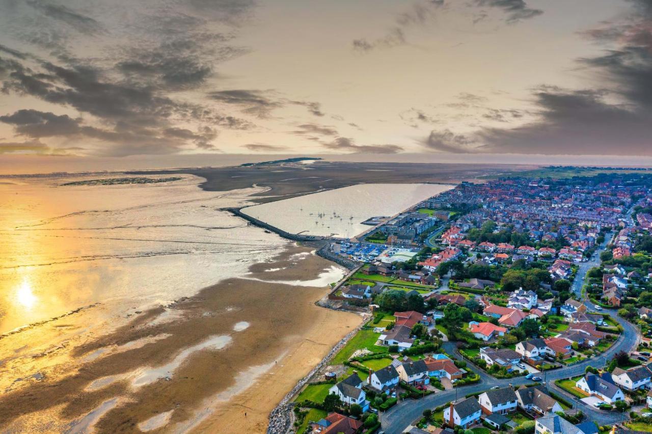 Gibson Manor Apartments Wallasey Bagian luar foto